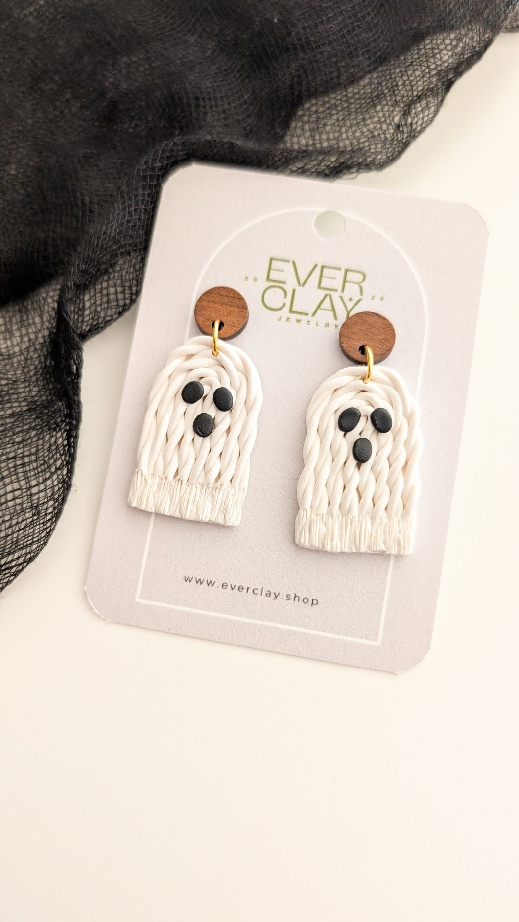 Macrame ghosts
